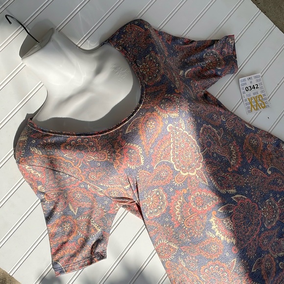 LulaRoe Muted Paisley Printed Jersey Perfect T High Low Top-#0342 - Picture 9 of 12
